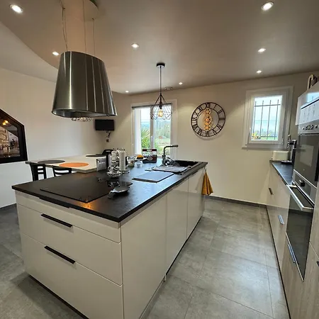 Homestay Le Repaire Des Bolides - 24h Du Mans - 6p - Wi-fi Beaufay